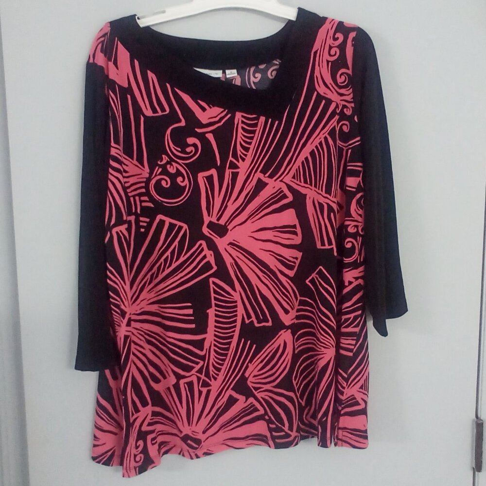 Susan Graver 1X pink/black top